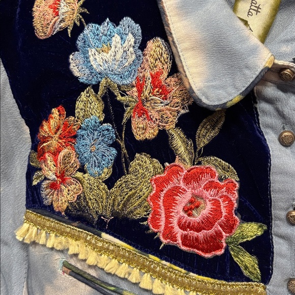 Aratta Miss Texas Embroidered Shirt - Picture 3 of 5